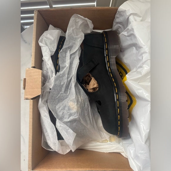 NIB England Made Dr. Martens Vintage Nubuck Tear Drop Mary Janes UK5 US 7-7.5 - Picture 9 of 10